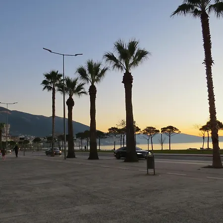 Viol'house - Balcony Sea View 4 Persons * Vlore