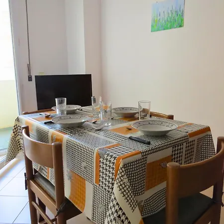 Sea View - Balcony - 2-4 Guests Appartamento Vlorë