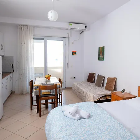 Sea View - Balcony - 2-4 Guests * Avlonya