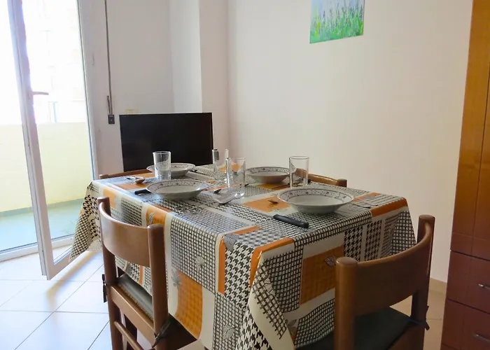 Viol'house - Balcony Sea View 4 Persons Appartamento Vlorë